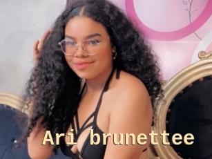 Ari_brunettee