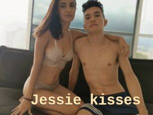 Jessie_kisses