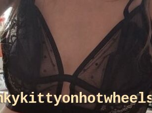 Kinkykittyonhotwheels