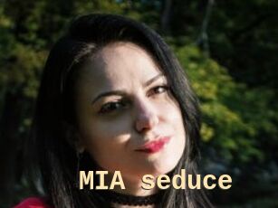 MIA_seduce