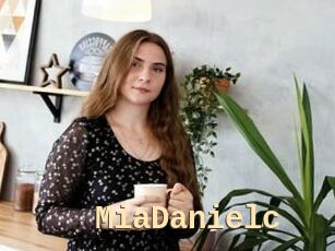 MiaDanielc