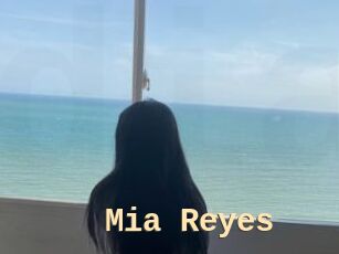 Mia_Reyes