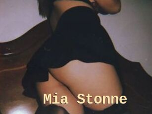 Mia_Stonne