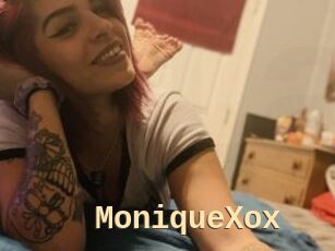 MoniqueXox