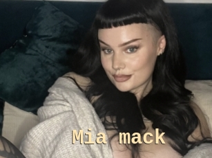 Mia_mack