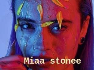 Miaa_stonee
