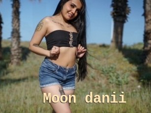 Moon_danii