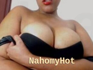 NahomyHot